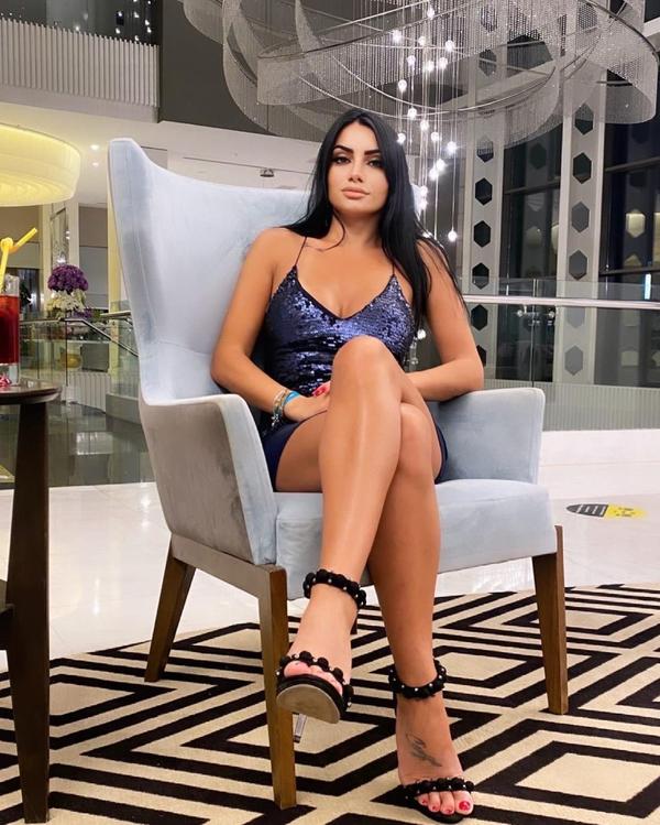 Experience Unforgettable Moments with Renata Azul's Enchantment 1 Mis Fotos