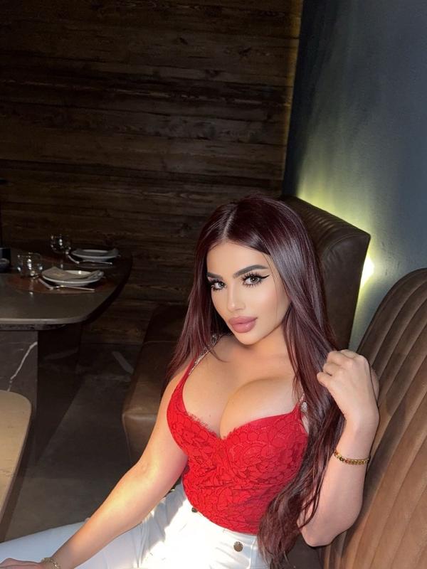 Lola Moan Unveils Desire and Passion in Croatia